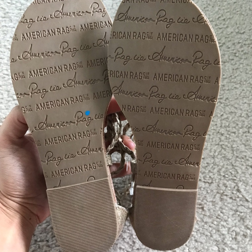 American Rag sandals - Picture 3 of 4